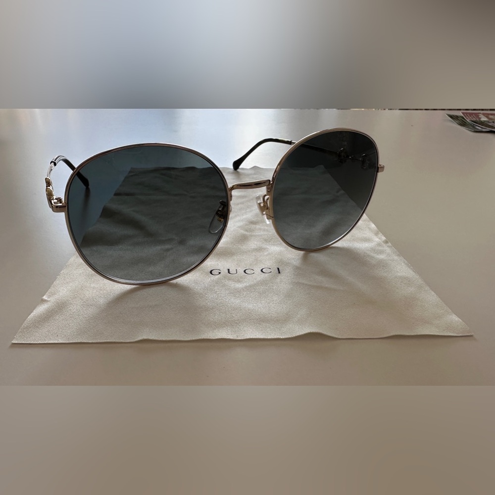 Gucci 59mm Round Sunglasses (Authentic)